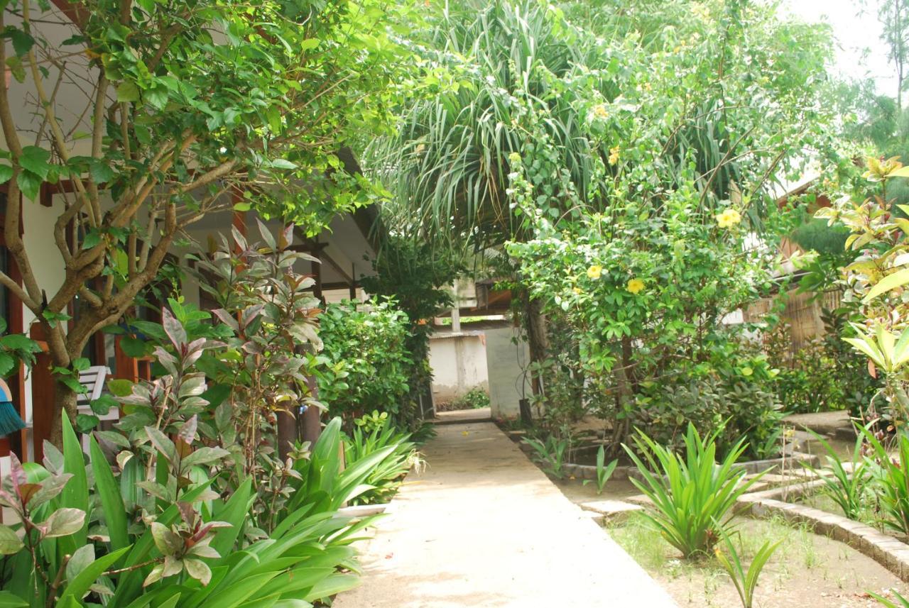 Gili Smile Bungalow Quần đảo Gili Ngoại thất bức ảnh