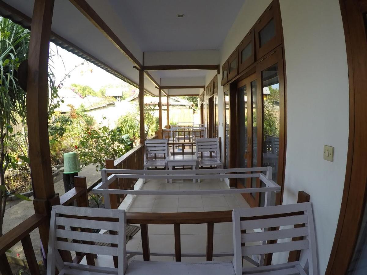 Gili Smile Bungalow Quần đảo Gili Ngoại thất bức ảnh