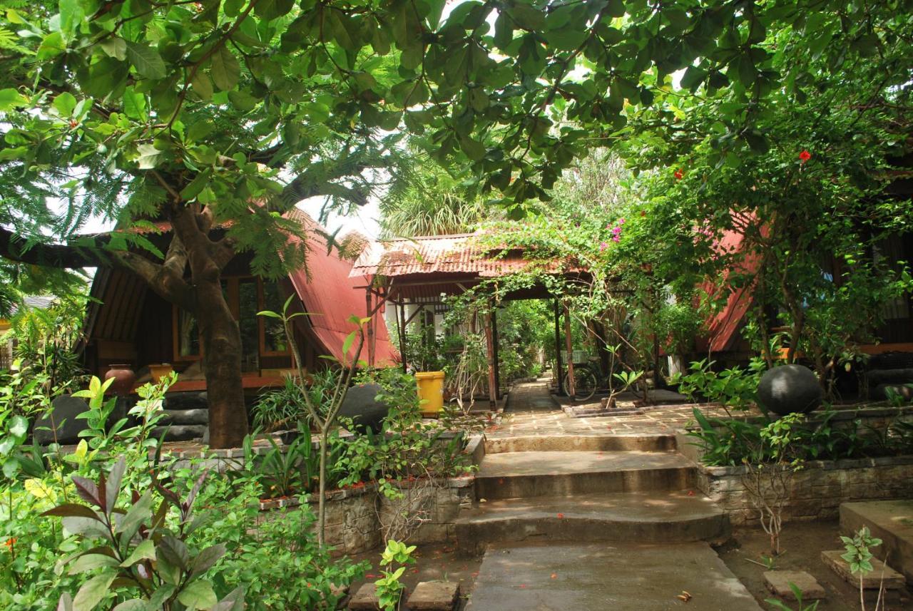 Gili Smile Bungalow Quần đảo Gili Ngoại thất bức ảnh