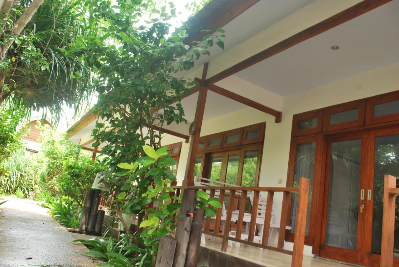 Gili Smile Bungalow Quần đảo Gili Ngoại thất bức ảnh
