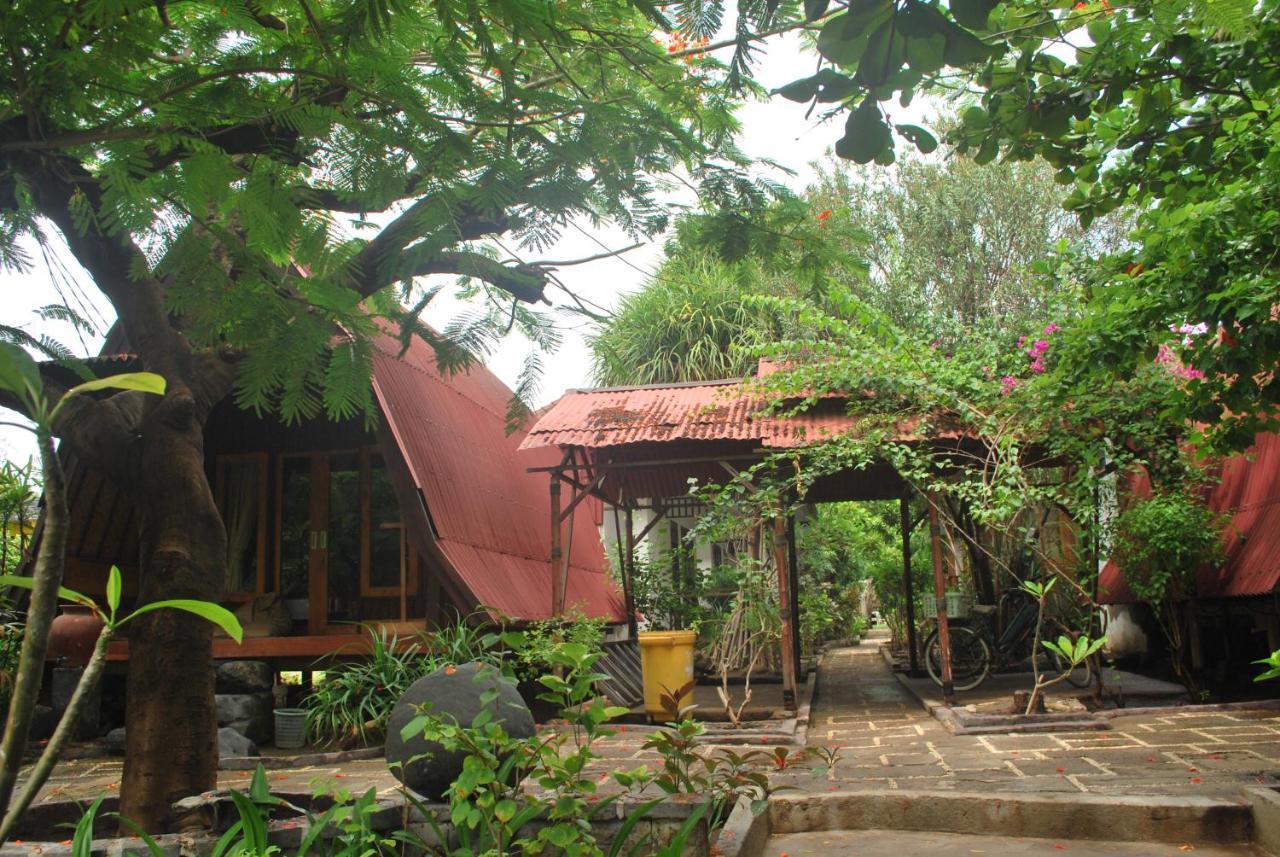 Gili Smile Bungalow Quần đảo Gili Ngoại thất bức ảnh