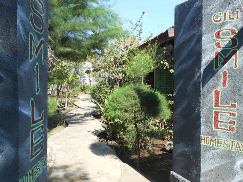 Gili Smile Bungalow Quần đảo Gili Ngoại thất bức ảnh